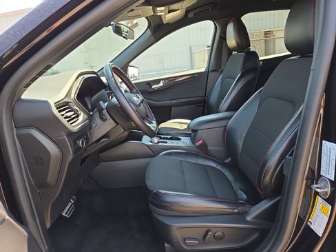 Used 2024 Ford Escape ST-Line AWD/4WD image 9