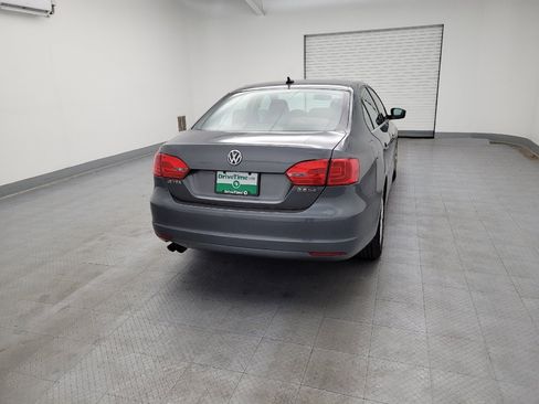Used 2013 Volkswagen Jetta SE FWD image 7