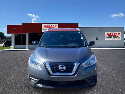 Used 2020 Nissan Kicks SV image 2