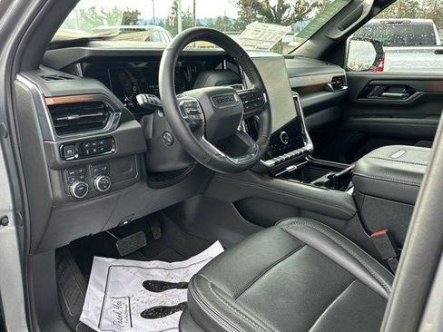 Certified 2025 GMC Yukon XL Denali image 12