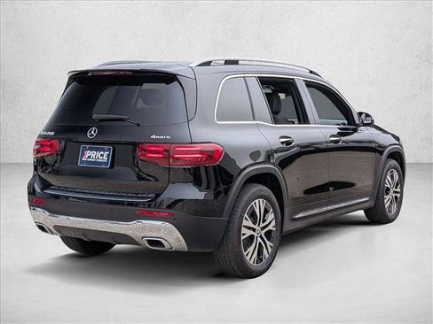 Used 2025 Mercedes-Benz GLB 250 4MATIC image 5