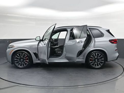 Used 2026 BMW X5 xDrive50e w/ Executive Package AWD/4WD image 40