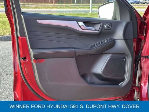 Certified 2024 Ford Escape Platinum w/ Premium Technology Package image 10