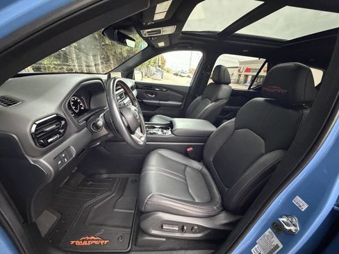 Used 2025 Honda Pilot TrailSport image 15