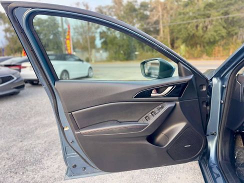 Used 2016 MAZDA MAZDA3 i Grand Touring image 8