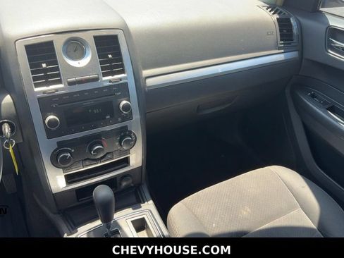 Used 2009 Chrysler 300 LX RWD image 13