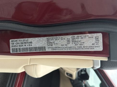 Used 2022 Jeep Grand Cherokee Limited 4xe w/ Luxury Tech Group II AWD/4WD image 41