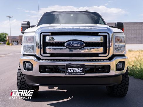 Used 2012 Ford F350 Lariat w/ Lariat Interior Pkg image 4