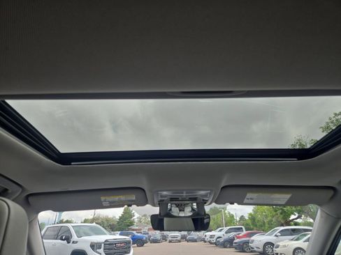 Used 2018 Toyota Highlander XLE AWD/4WD image 16