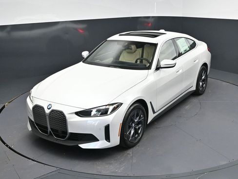 New 2026 BMW i4 eDrive40 w/ Premium Package image 30