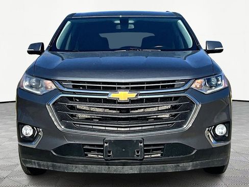 Used 2020 Chevrolet Traverse LT image 3
