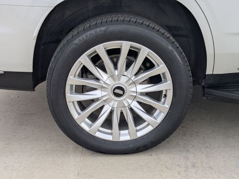 Certified 2021 Cadillac Escalade Luxury image 12