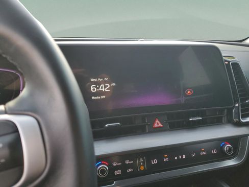 Used 2023 Kia Sportage EX image 19