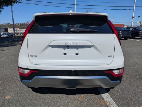 Used 2025 Kia Niro EX Touring image 5