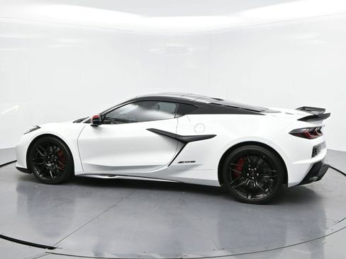 Used 2023 Chevrolet Corvette Z06 w/ Stealth Interior Trim Package RWD image 4