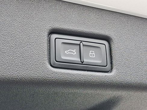 Used 2025 Audi Q5 Premium Plus w/ Premium Plus image 30