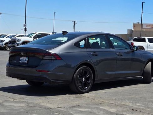 Used 2025 Honda Accord SE image 4