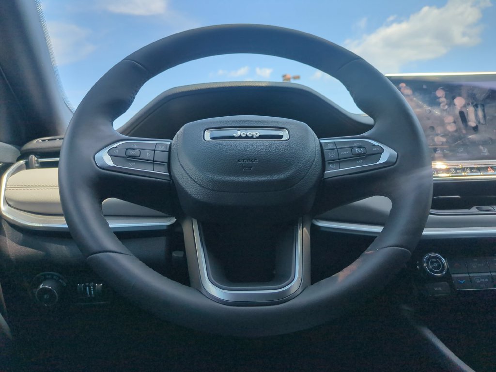 Used 2025 Jeep Compass Limited AWD/4WD image 21