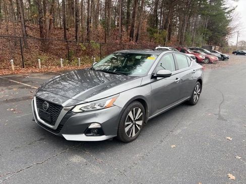 Used 2022 Nissan Altima 2.5 SL image 1