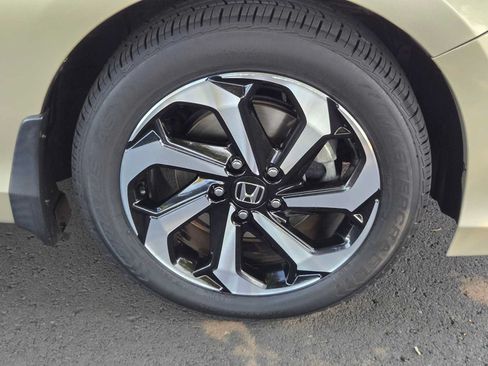Used 2017 Honda Accord EX-L image 9