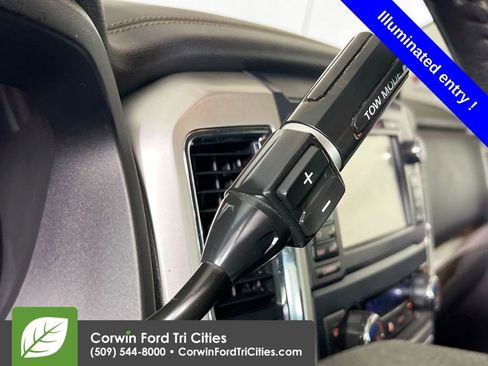 Used 2016 Nissan Titan SL image 10