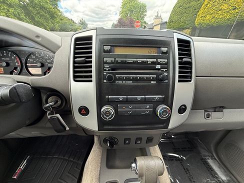 Used 2012 Nissan Frontier SV w/ SV Premium Utility Pkg AWD/4WD image 15