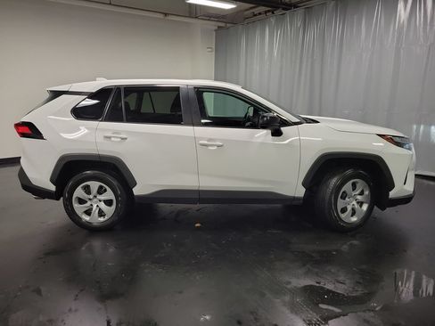 Used 2023 Toyota RAV4 LE AWD/4WD image 9