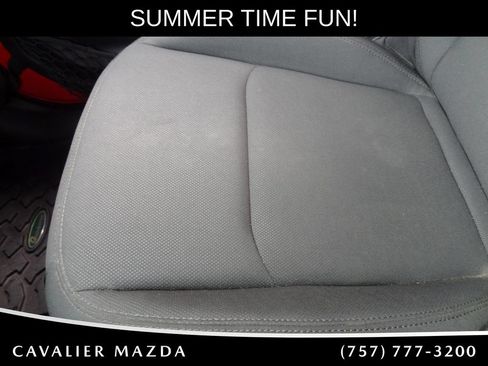 Used 2018 Jeep Wrangler Sport AWD/4WD image 37