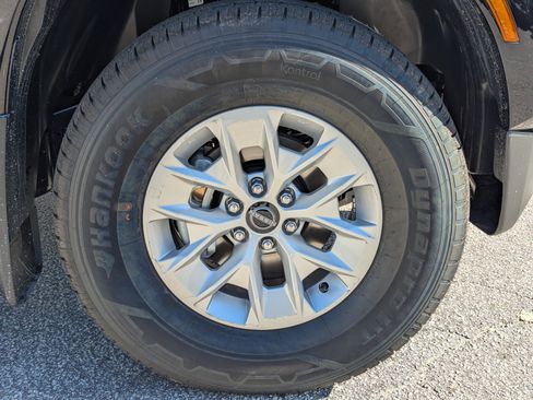 New 2026 Nissan Frontier S image 9