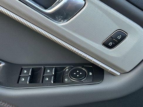 New 2025 Ford Explorer Active w/ Active Comfort Package image 15