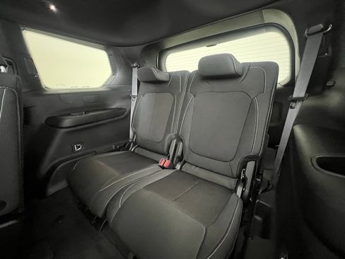 New 2025 Jeep Grand Cherokee L Laredo image 6