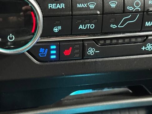 Used 2021 Ford Expedition XLT AWD/4WD image 5