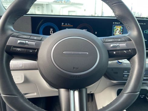 Used 2025 Hyundai Kona SEL image 28