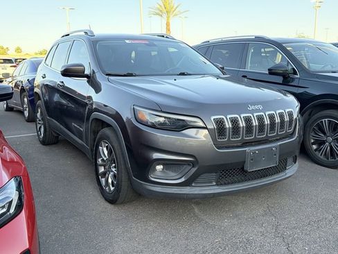 Used 2019 Jeep Cherokee Latitude Plus FWD image 3