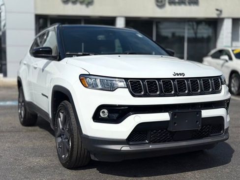 New 2025 Jeep Compass Limited w/ Sun & Sound Group AWD/4WD image 8
