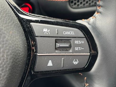 Certified 2025 Honda HR-V Sport image 11
