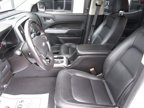 Used 2022 Chevrolet Colorado LT w/ Luxury Package RWD image 8