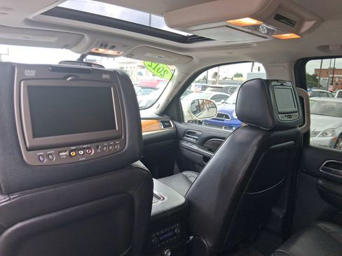Used 2012 Cadillac Escalade Platinum AWD/4WD image 15