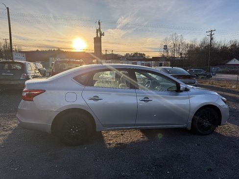 Used 2017 Nissan Sentra S FWD image 8