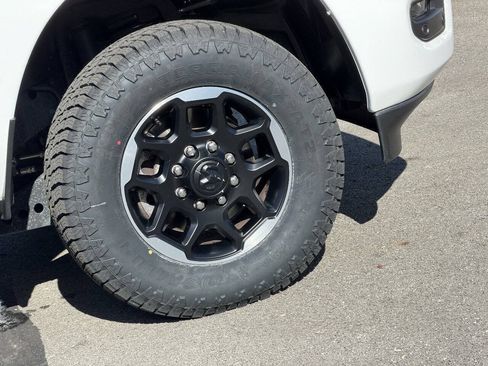 Used 2026 RAM 2500 Laramie AWD/4WD image 40