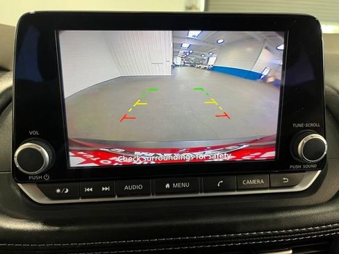 Used 2023 Nissan Rogue S AWD/4WD image 29