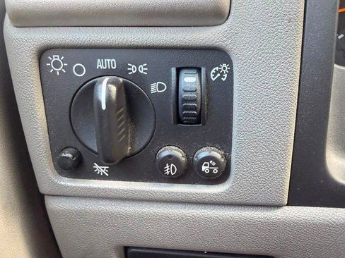 Used 2008 Chevrolet Colorado LS RWD image 18