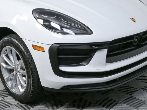 Certified 2025 Porsche Macan image 42