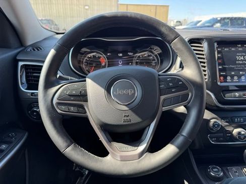Used 2019 Jeep Cherokee Limited image 30
