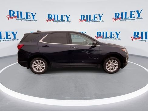 Used 2020 Chevrolet Equinox LT w/ Driver Convenience Package image 9