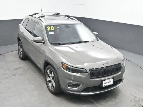 Used 2020 Jeep Cherokee Limited FWD image 32