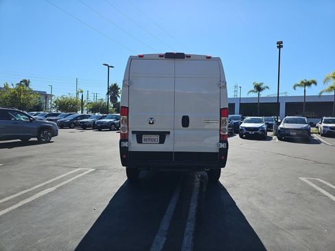 Used 2024 RAM ProMaster 2500 w/ Convenience Group FWD image 12