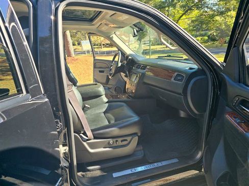 Used 2013 Chevrolet Tahoe LTZ image 28