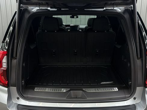 Used 2025 GMC Yukon XL Denali w/ Sun & Power Step Package AWD/4WD image 13