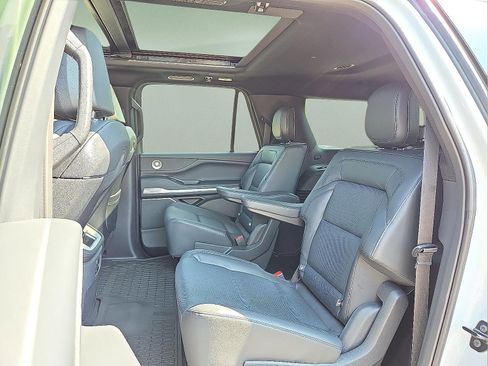 New 2025 Lincoln Navigator L Reserve w/ Jet Appearance Package AWD/4WD image 10